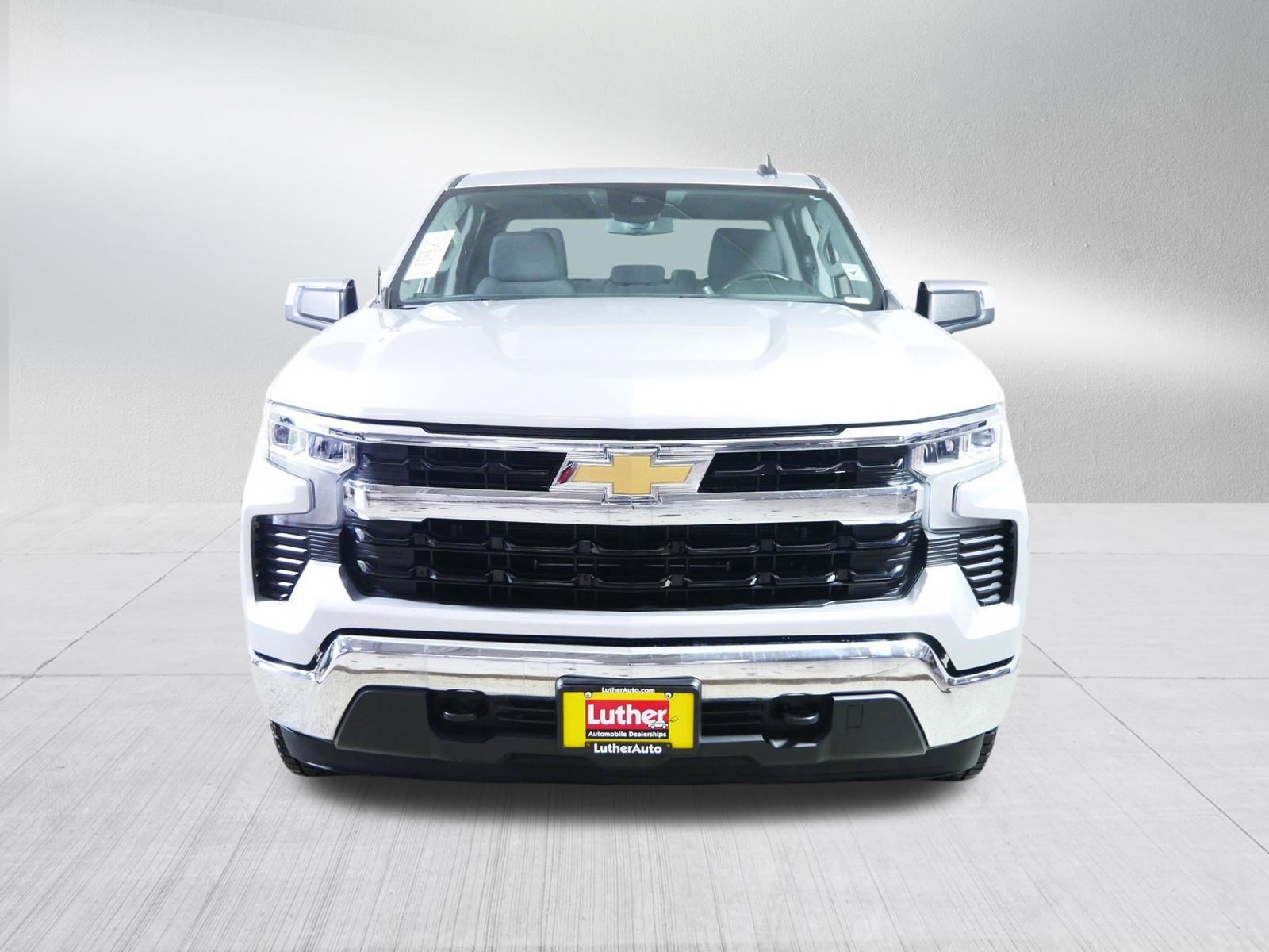 Used 2022 Chevrolet Silverado 1500 LT AWD/4WD image 2