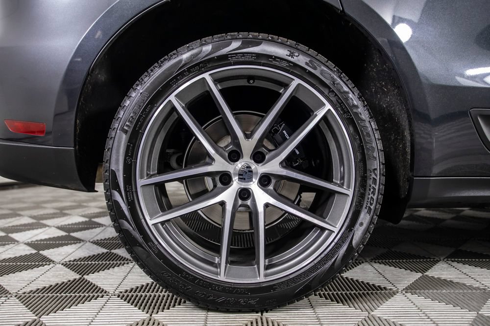 Used 2024 Porsche Macan w/ Premium Plus Package AWD/4WD image 43