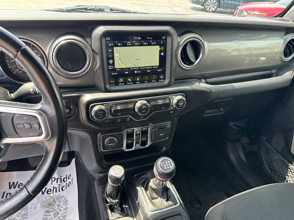 Used 2022 Jeep Gladiator Overland w/ Trailer Tow Package AWD/4WD image 18