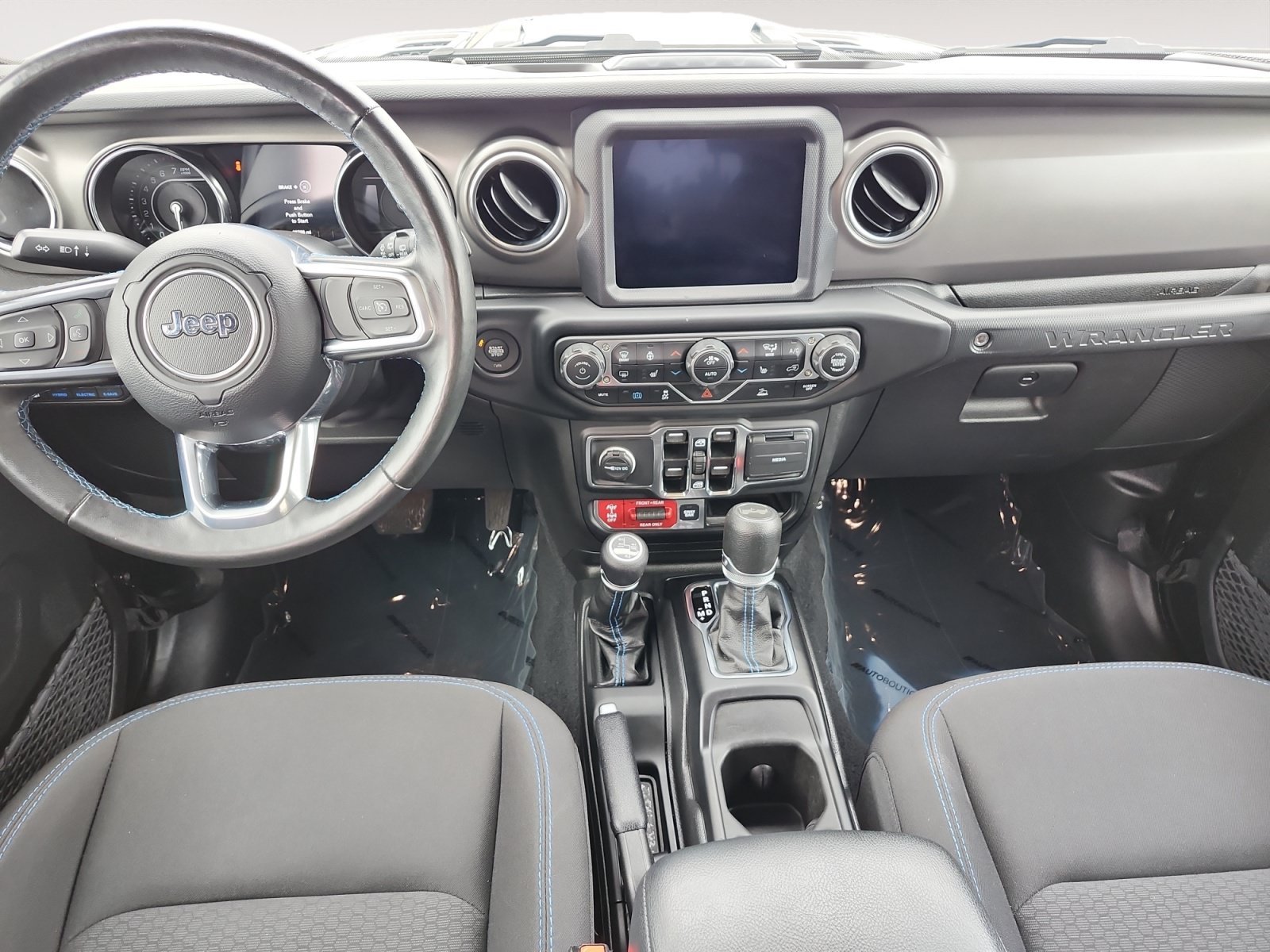 Used 2023 Jeep Wrangler Unlimited Rubicon 4xe w/ Cold Weather Group AWD/4WD image 12
