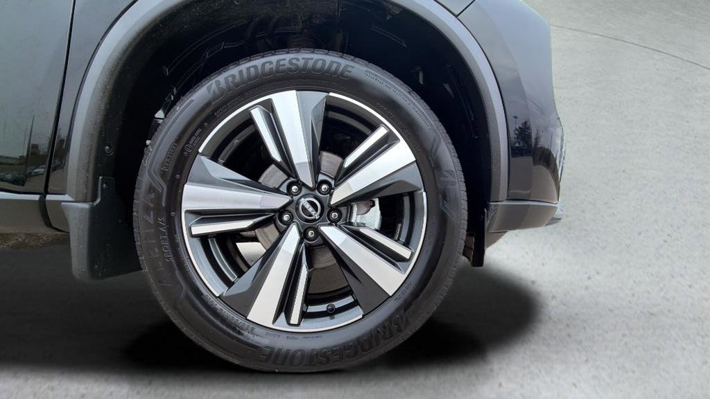 Certified 2025 Nissan Rogue SL w/ SL Premium Package image 26