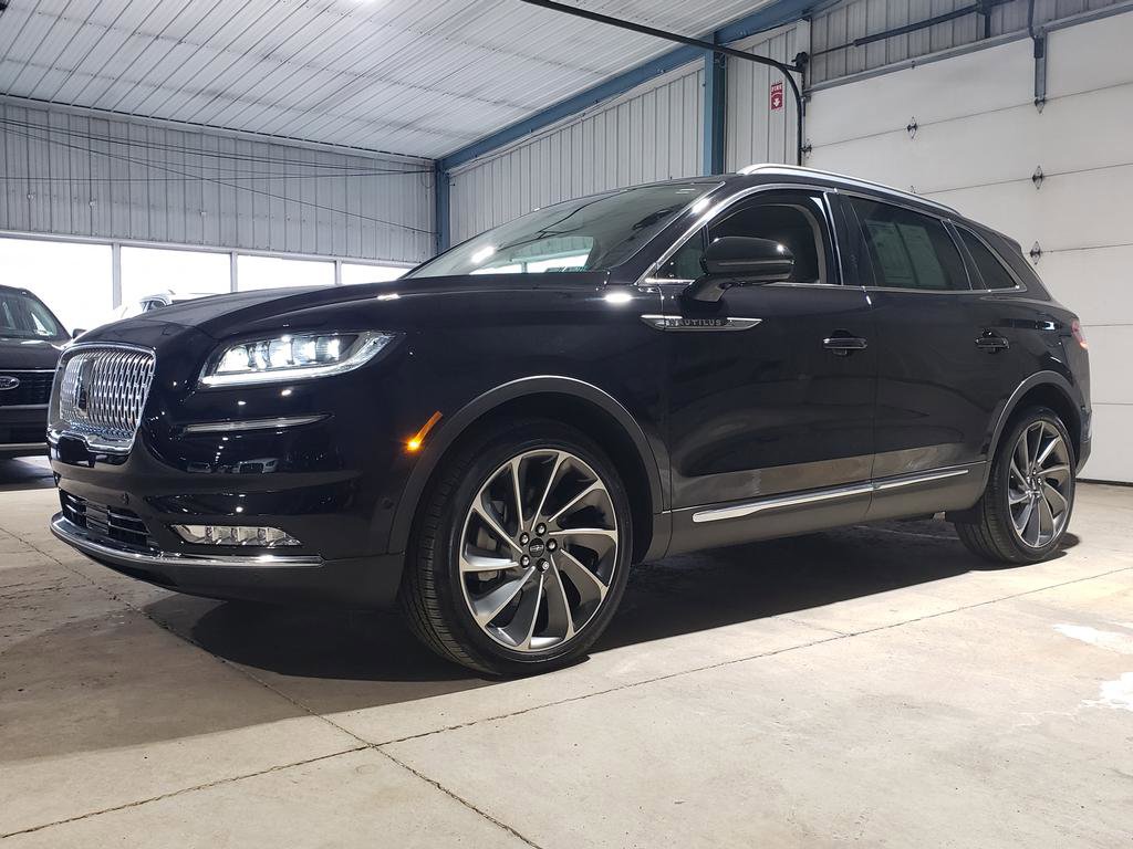 Used 2023 Lincoln Nautilus Reserve w/ Equipment Group 202A image 8