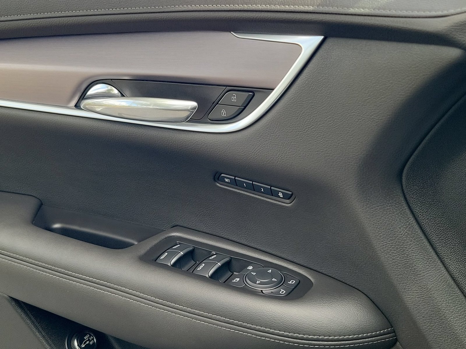 Used 2025 Cadillac XT6 Luxury FWD image 21