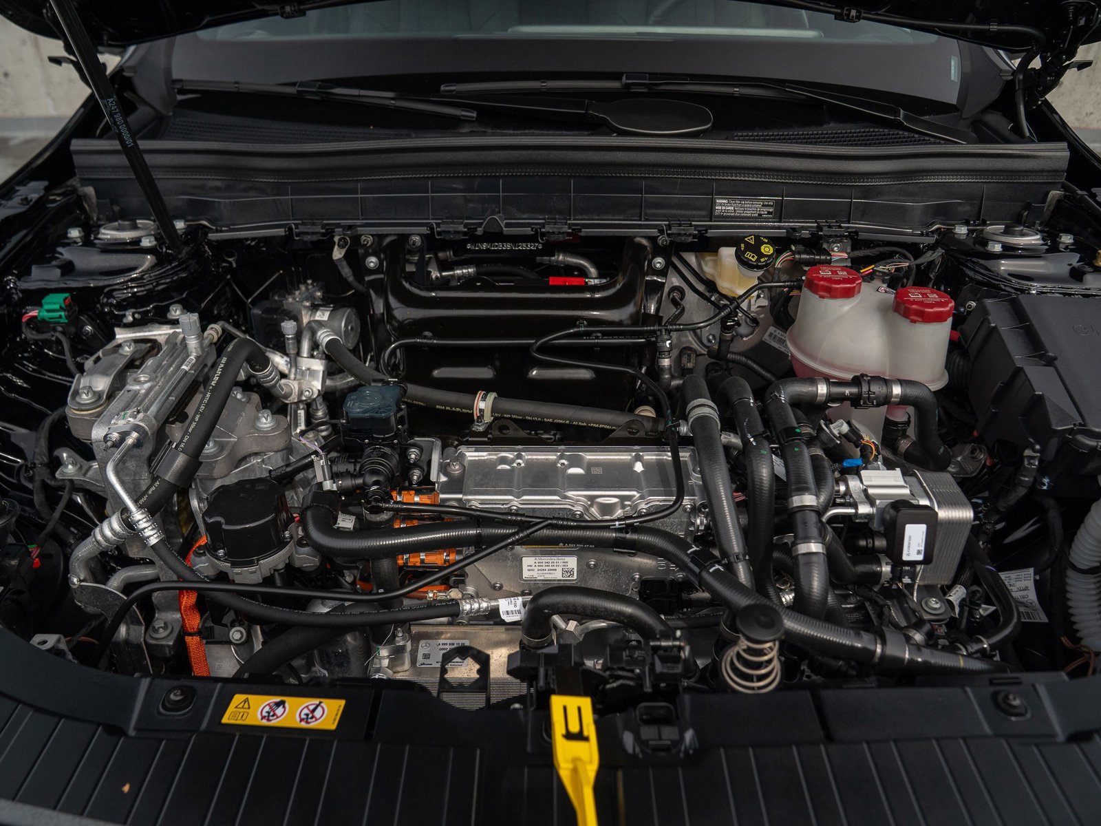Certified 2025 Mercedes-Benz EQB 350 4MATIC SUV image 30