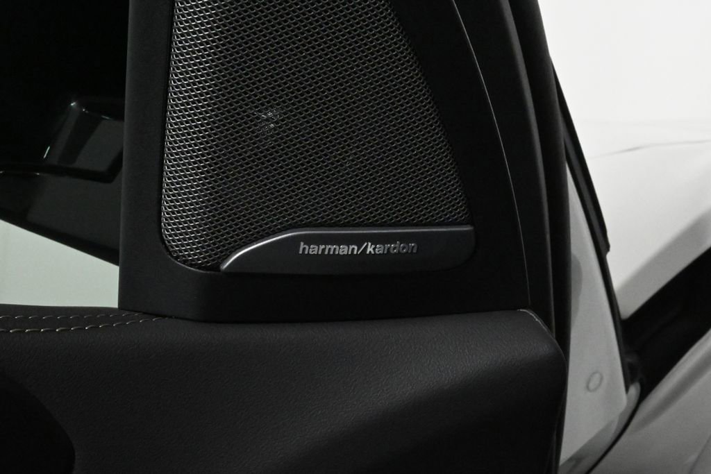 Used 2026 BMW X5 xDrive40i w/ M Sport Package image 30