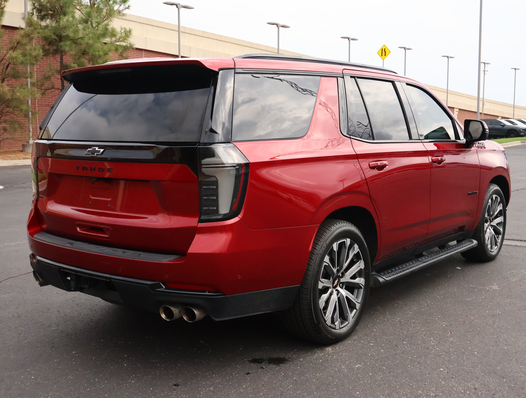 Used 2025 Chevrolet Tahoe Z71 w/ Z71 Off-Road Package AWD/4WD image 37