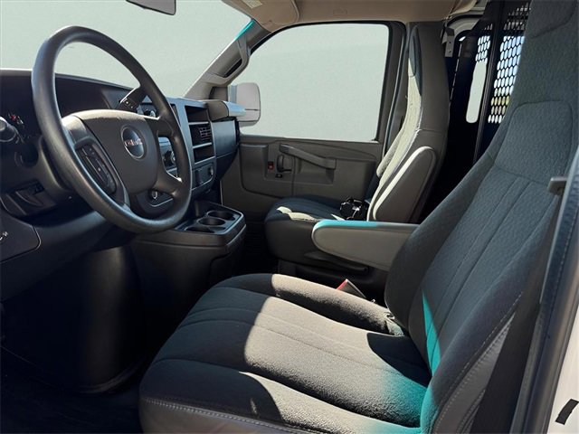 Used 2022 GMC Savana 2500 w/ Driver Convenience Package image 13