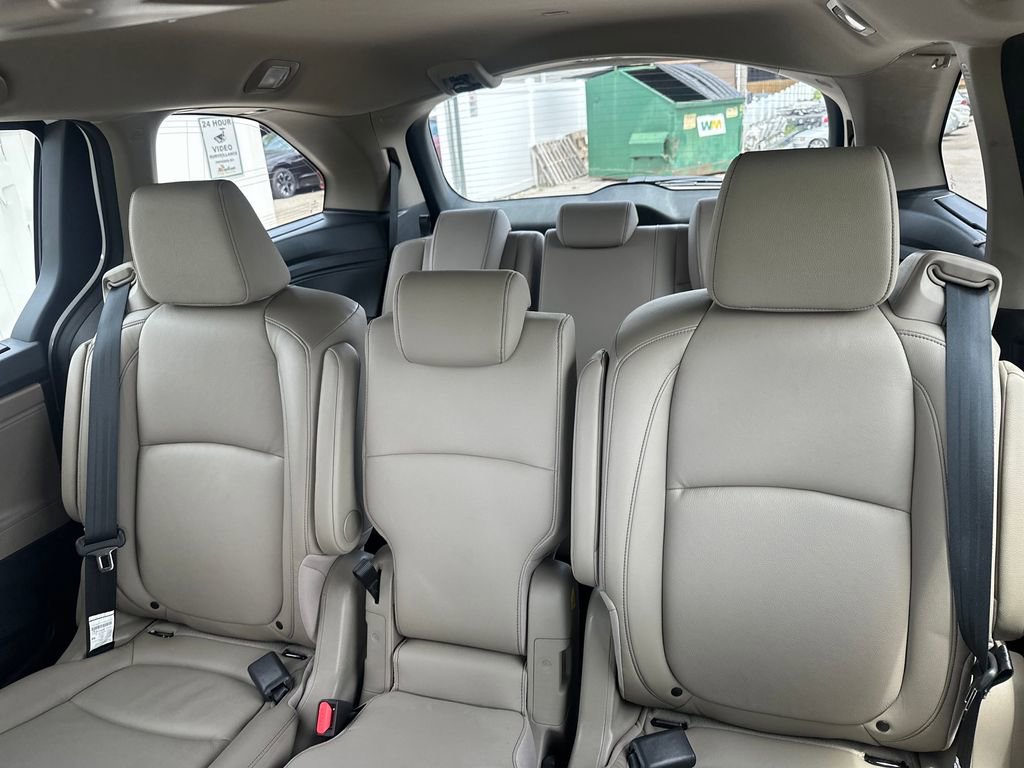 Used 2023 Honda Odyssey Touring image 17