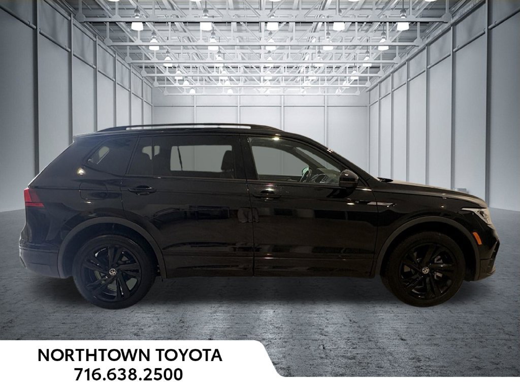 Used 2024 Volkswagen Tiguan SE R-Line AWD/4WD image 5