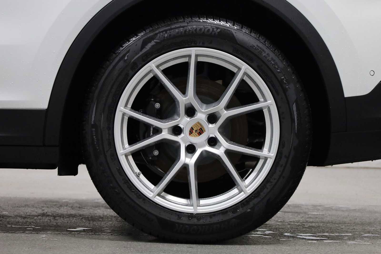 New 2026 Porsche Cayenne Coupe AWD/4WD image 39