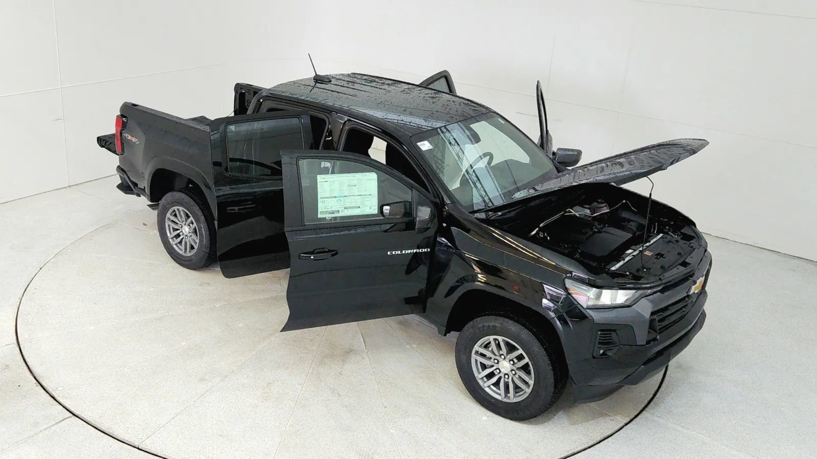 Used 2024 Chevrolet Colorado LT w/ LT Convenience Package image 21