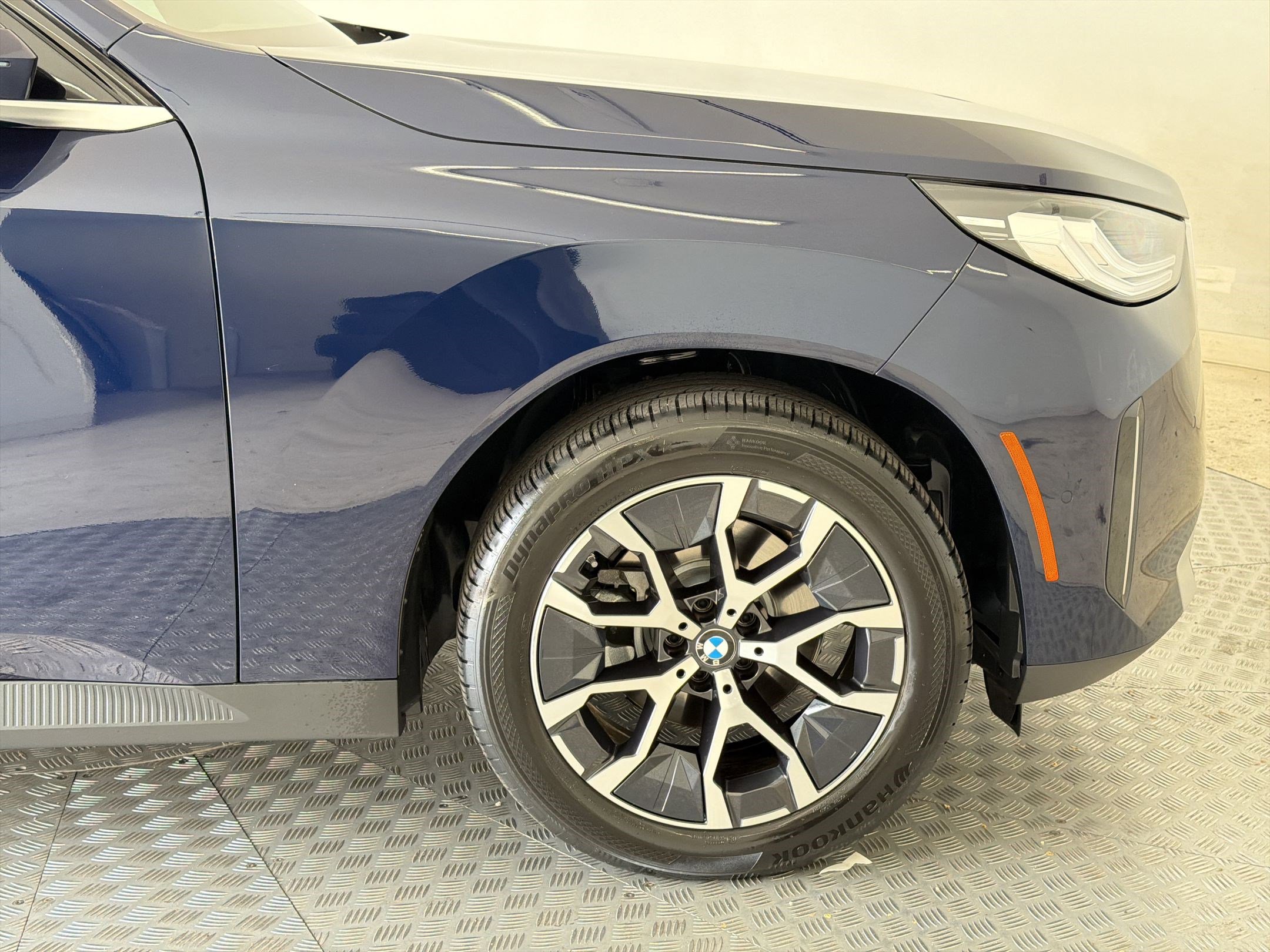 Used 2025 BMW X3 xDrive30i w/ Premium Package image 12