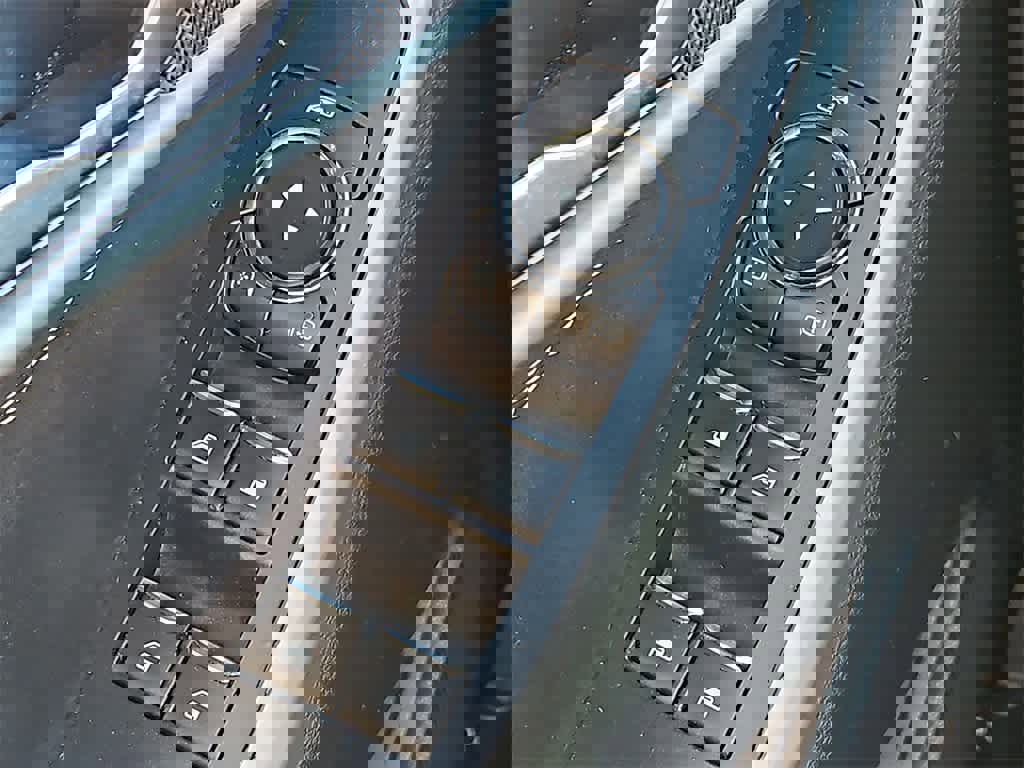 Used 2021 Ford Explorer XLT w/ Equipment Group 202A image 22