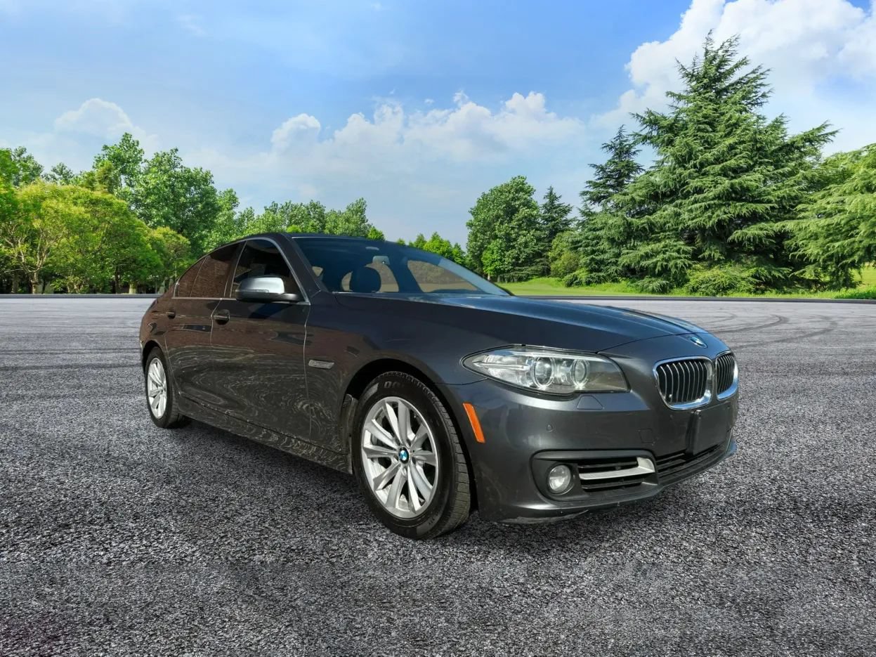 Used 2016 BMW 528i xDrive Sedan AWD/4WD image 1