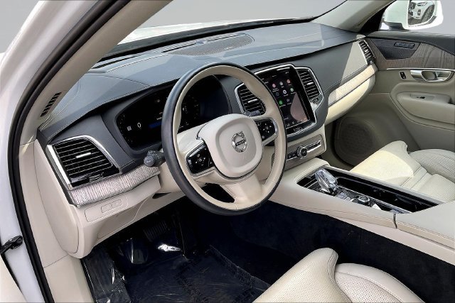 Certified 2024 Volvo XC90 T8 Ultimate w/ Protection Package Premier AWD/4WD image 17