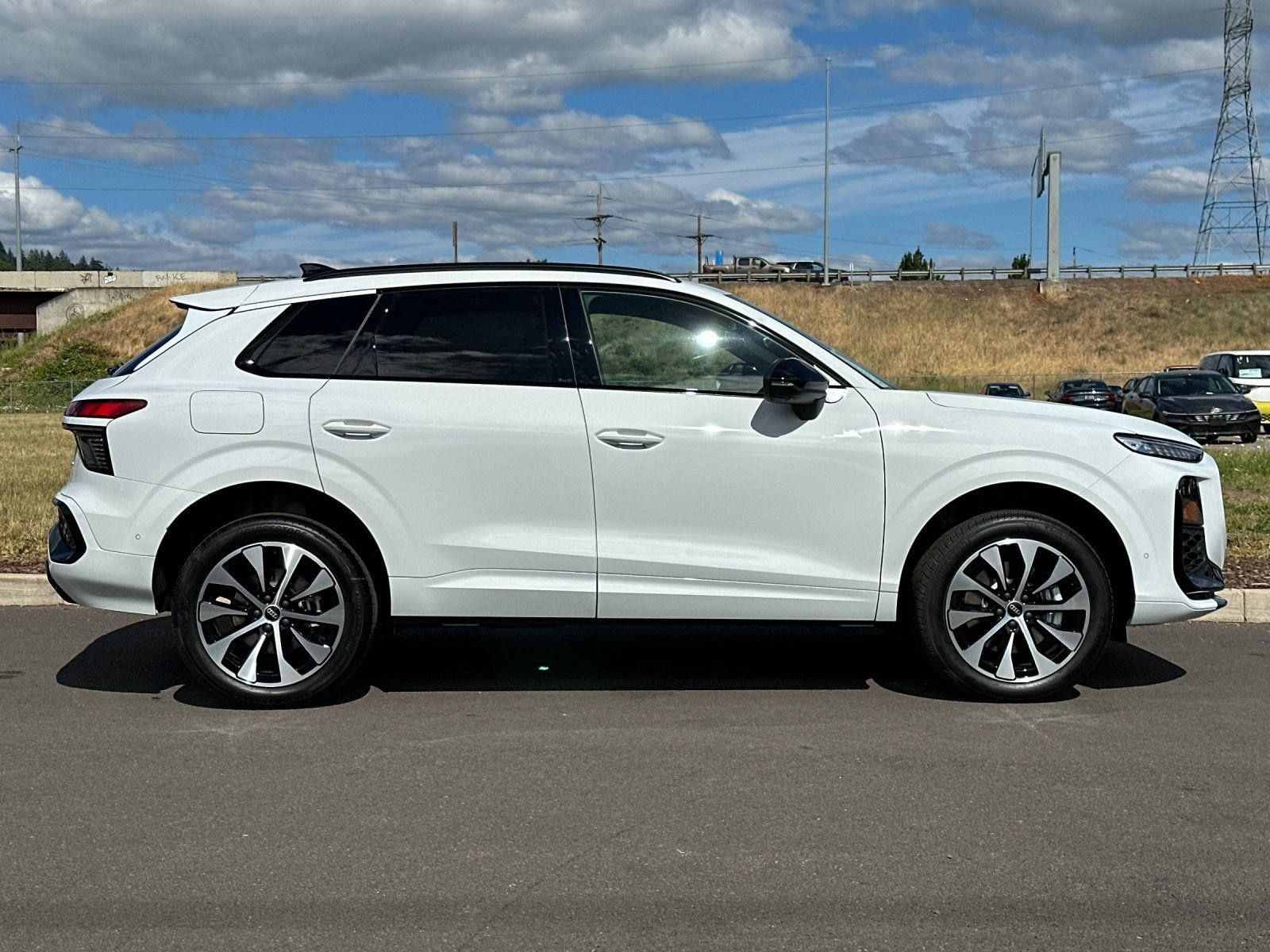 New 2026 Audi Q3 quattro 2.0T AWD/4WD image 2