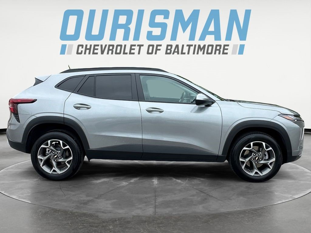 Certified 2025 Chevrolet Trax LT w/ Driver Confidence Package FWD image 7