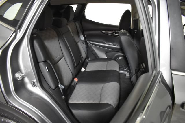 Used 2022 Nissan Rogue Sport SV AWD/4WD image 32