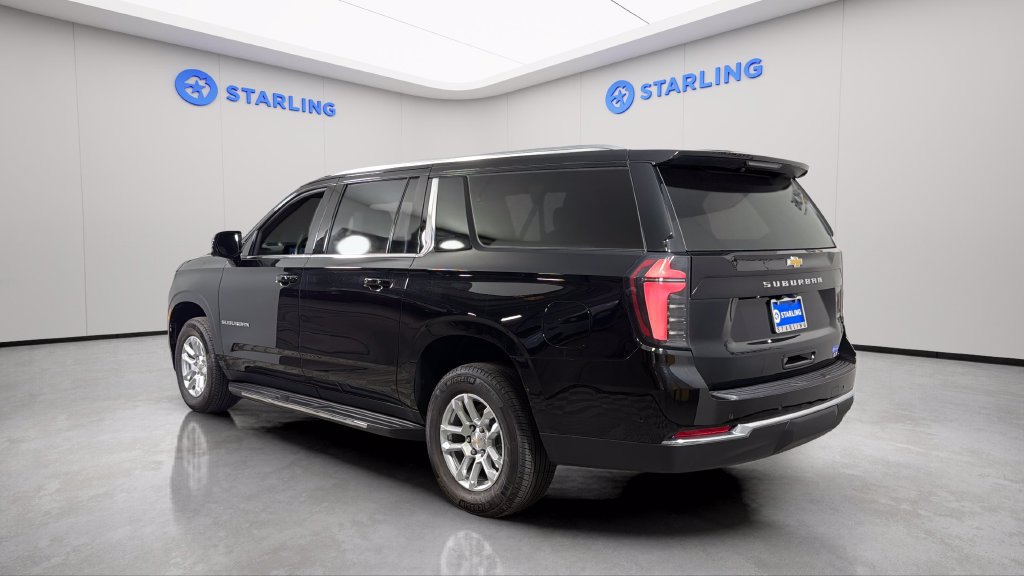 Used 2026 Chevrolet Suburban LT w/ Comfort Package AWD/4WD image 6