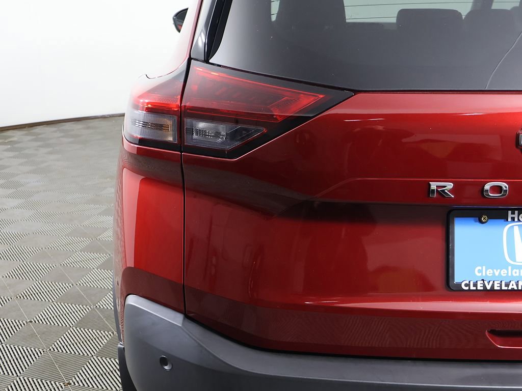 Used 2023 Nissan Rogue SL w/ SL Premium Package image 16