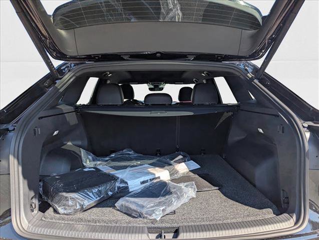New 2026 Volkswagen Atlas Cross Sport SEL R-Line image 29