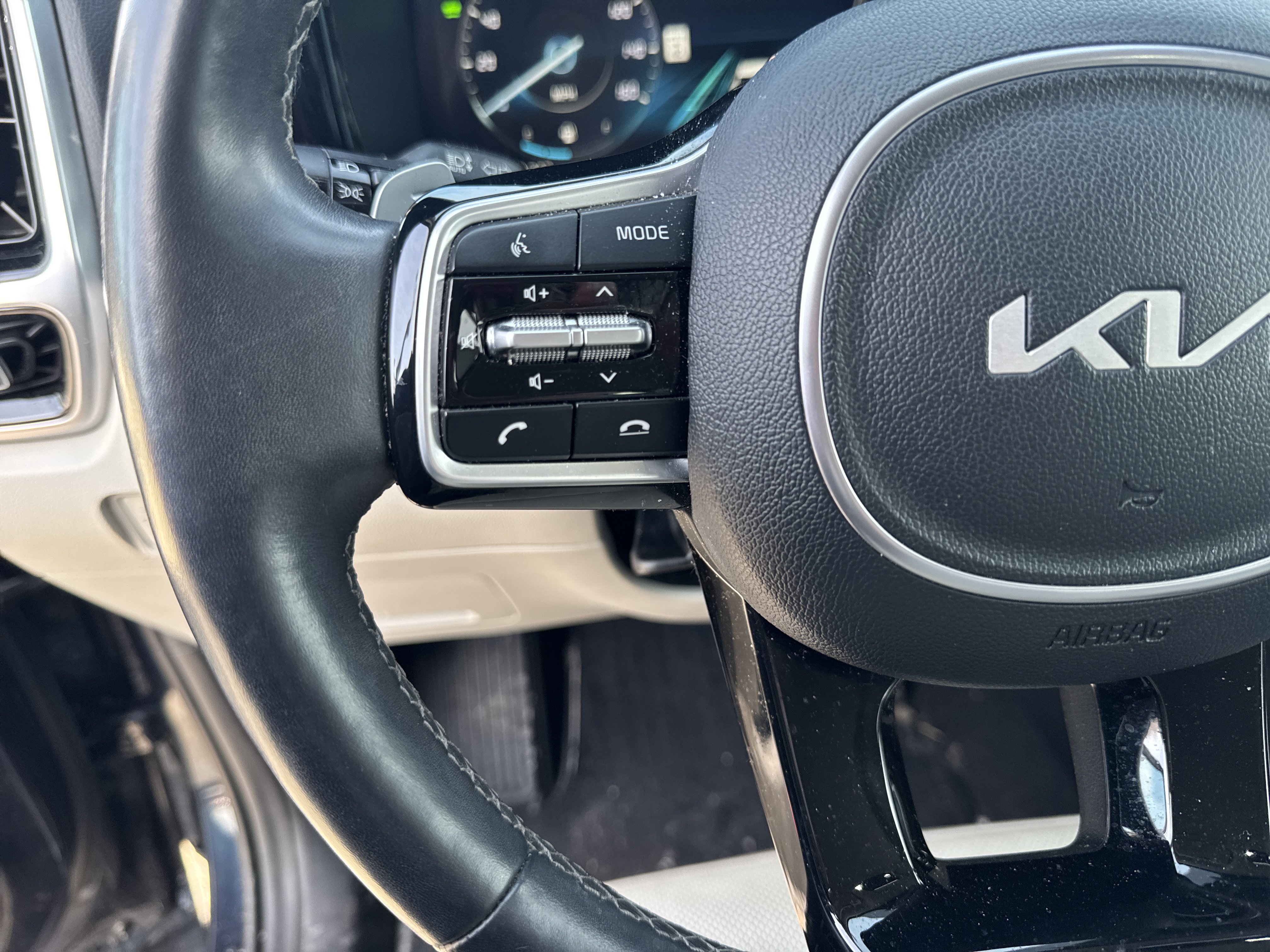 Used 2023 Kia Sorento SX Prestige w/ Panoramic Sunroof Package image 15