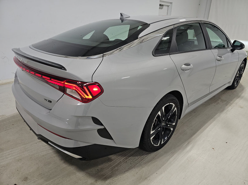 Used 2022 Kia K5 GT-Line AWD/4WD image 3
