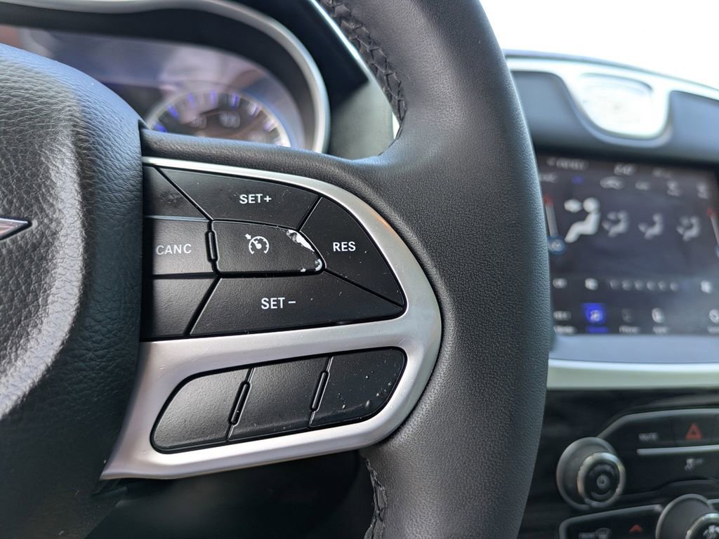 Used 2022 Chrysler 300 Touring RWD image 25