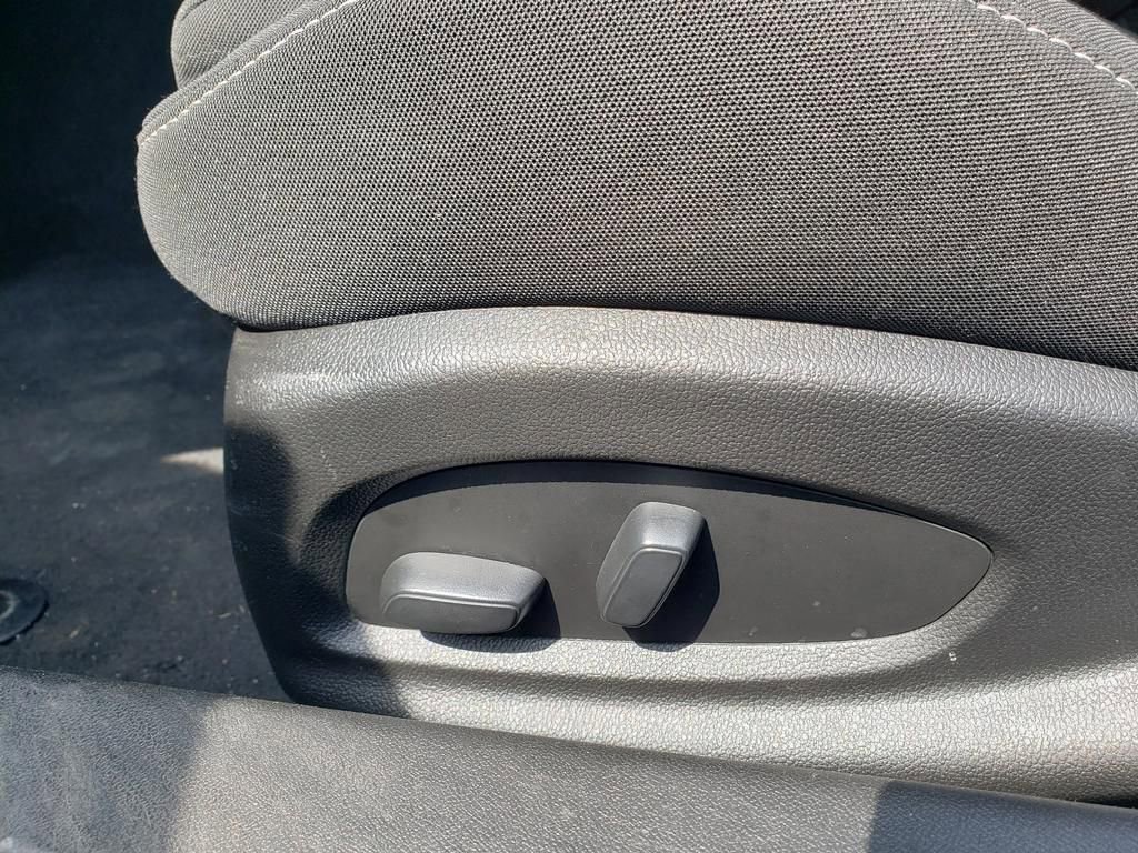 Used 2021 Chevrolet Camaro LT image 19