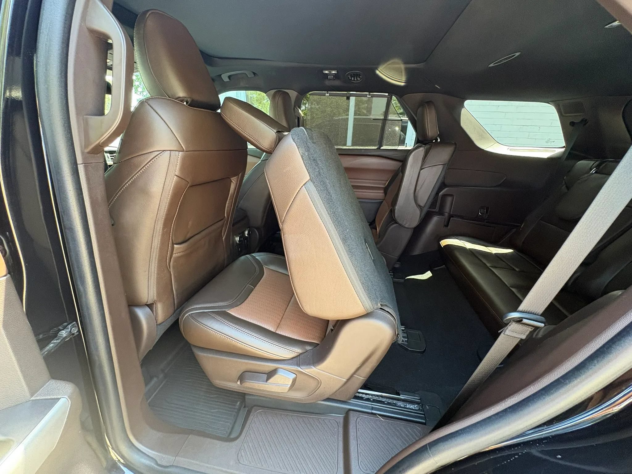 Used 2021 Ford Explorer King Ranch w/ Premium Technology Package AWD/4WD image 34