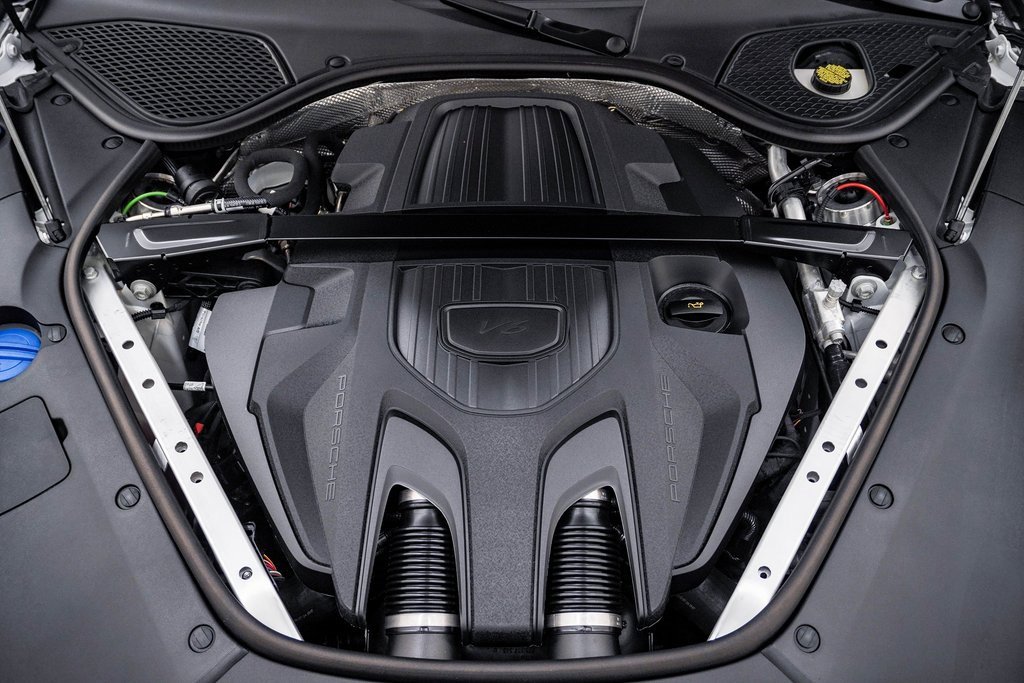 Certified 2025 Porsche Panamera 4 image 29