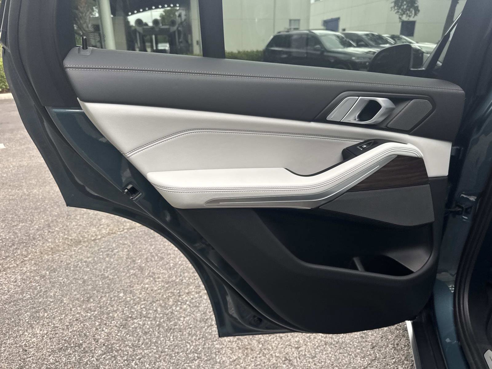 Certified 2024 BMW X5 sDrive40i w/ Premium Package image 12