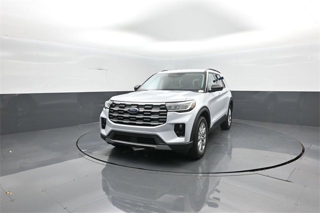 New 2026 Ford Explorer Active w/ Active Comfort Package image 3