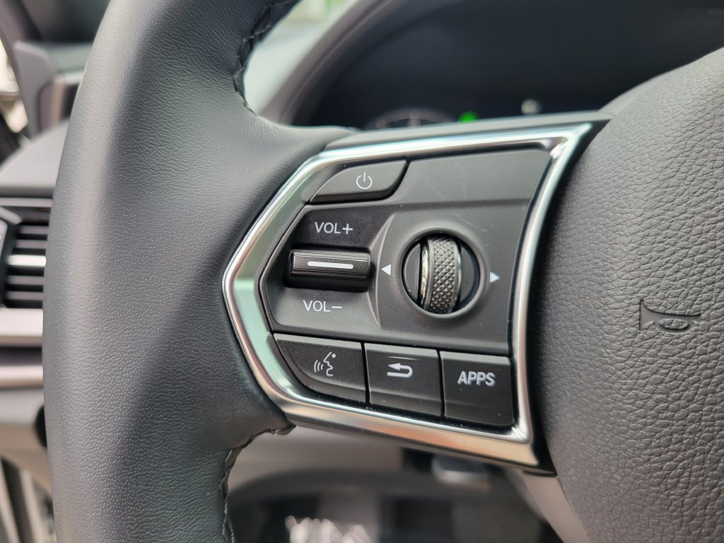 Used 2025 Acura RDX SH-AWD image 25