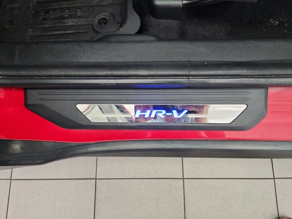 Used 2018 Honda HR-V LX image 8