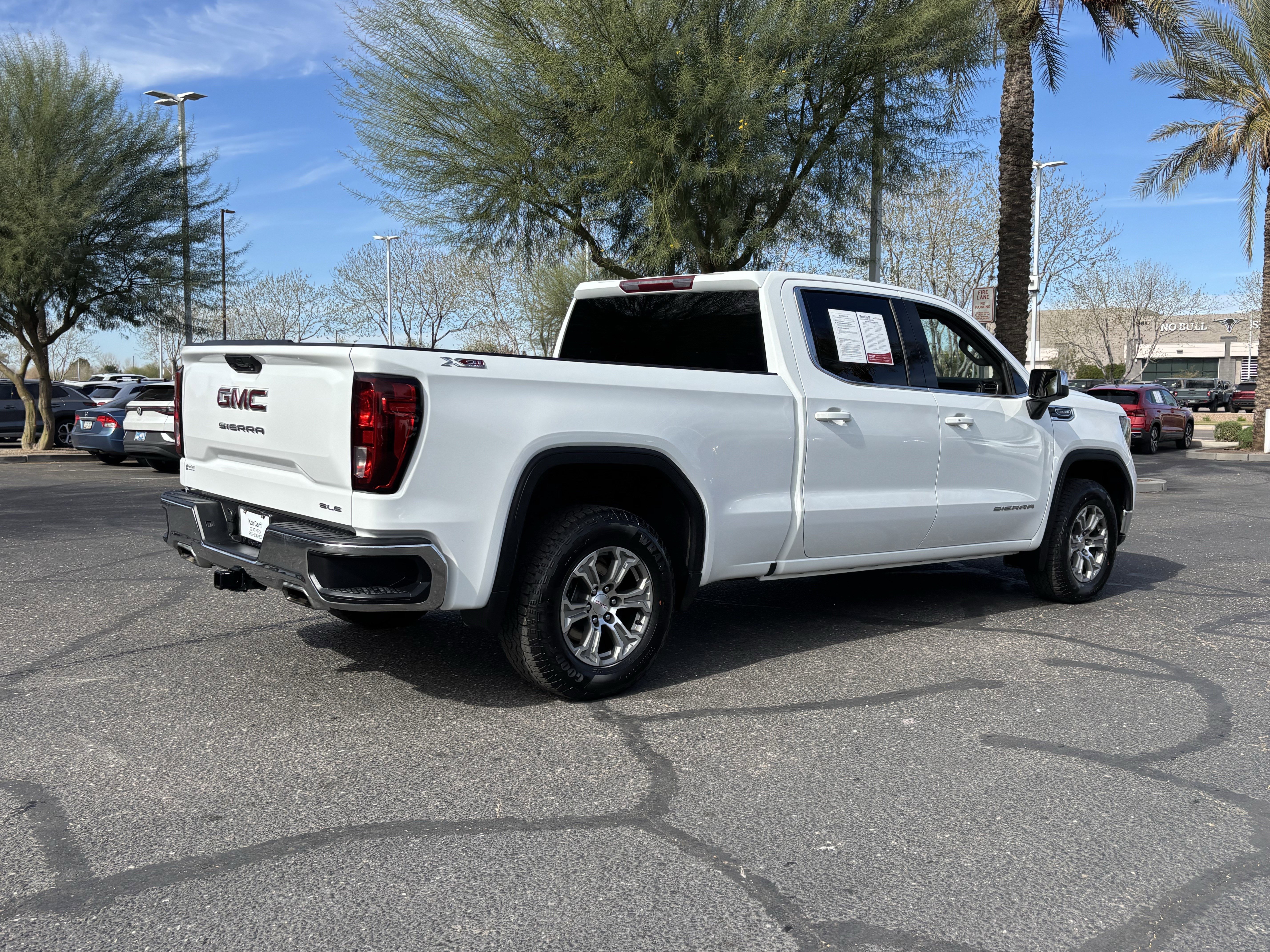 Used 2023 GMC Sierra 1500 SLE image 4