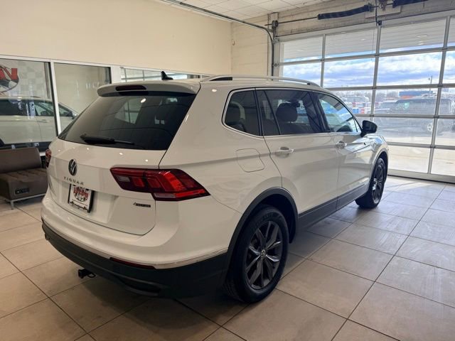 Used 2024 Volkswagen Tiguan SE image 3