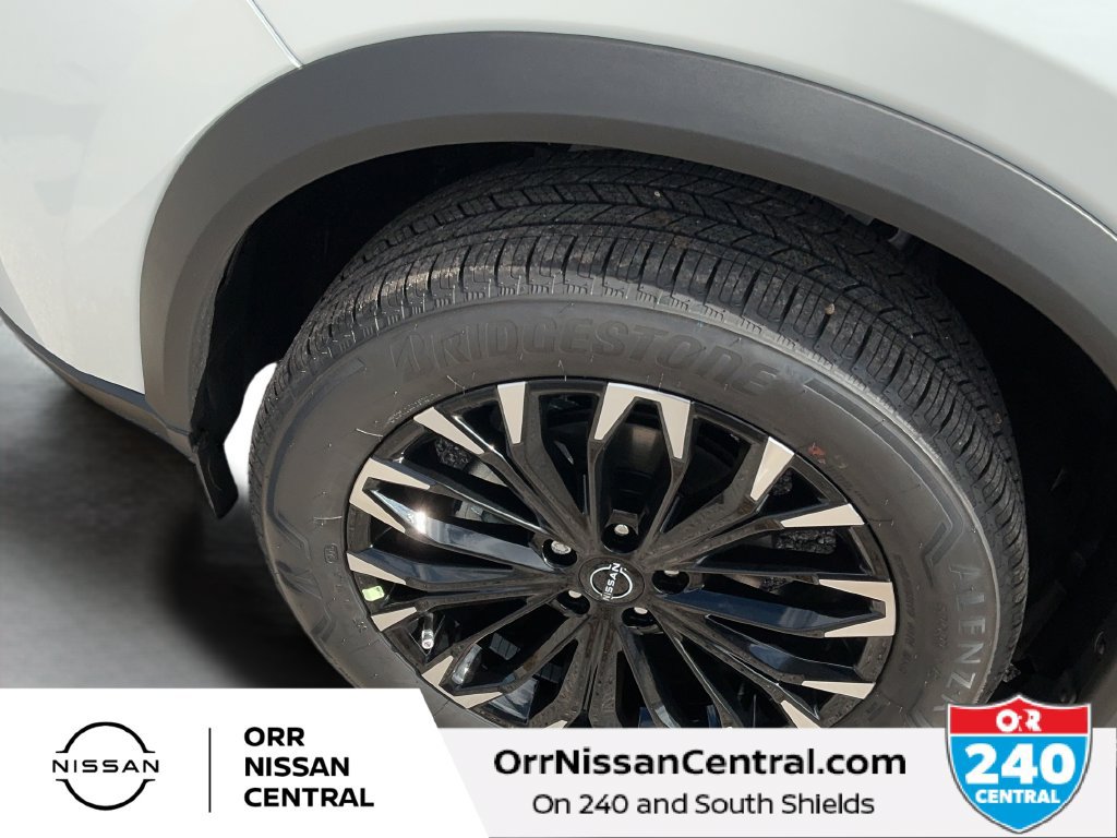New 2027 Nissan Rogue Dark Armor FWD image 9