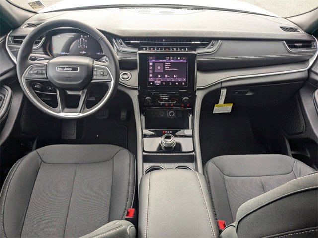 New 2025 Jeep Grand Cherokee L Laredo image 14