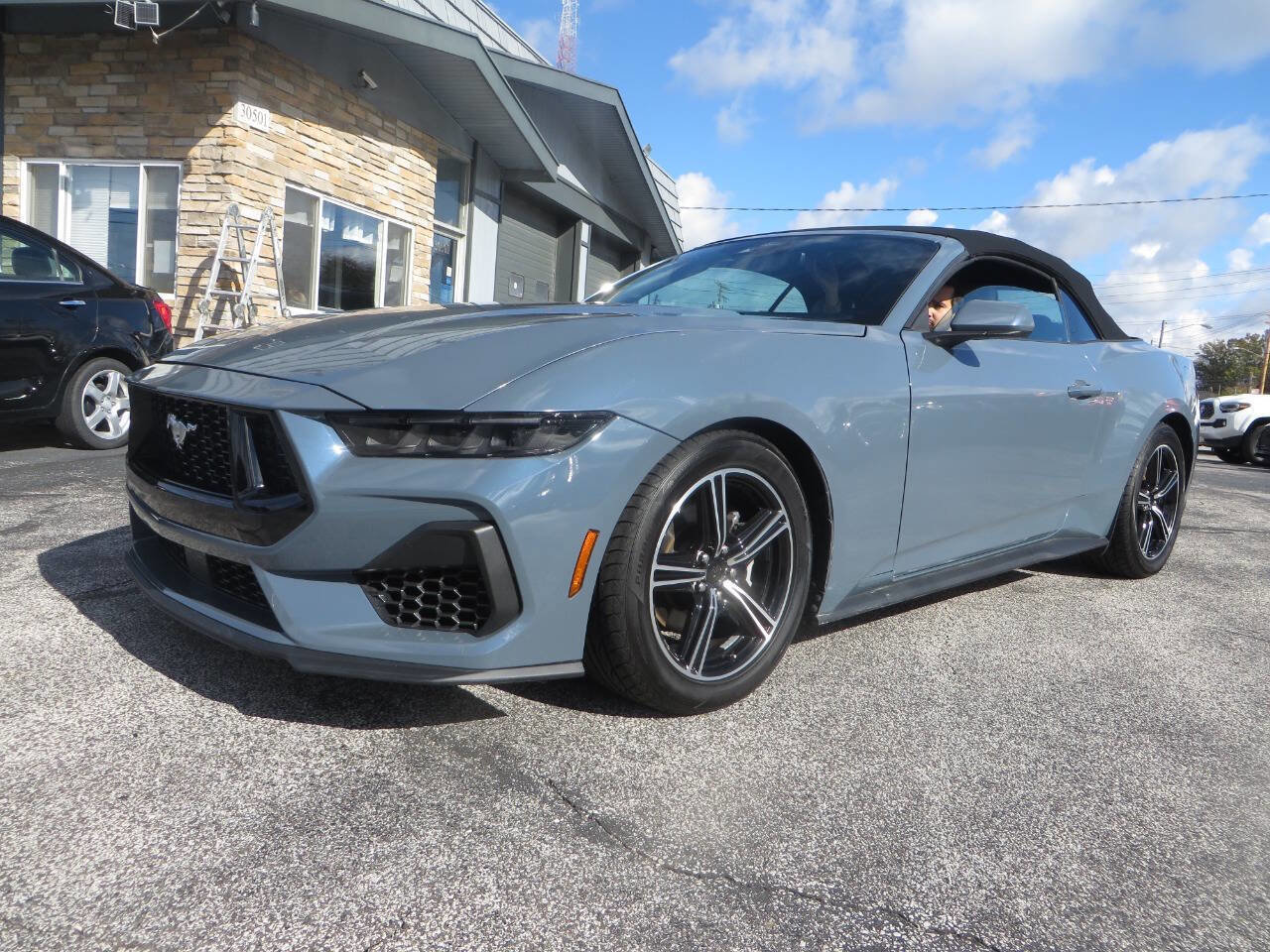 Used 2024 Ford Mustang Premium image 4