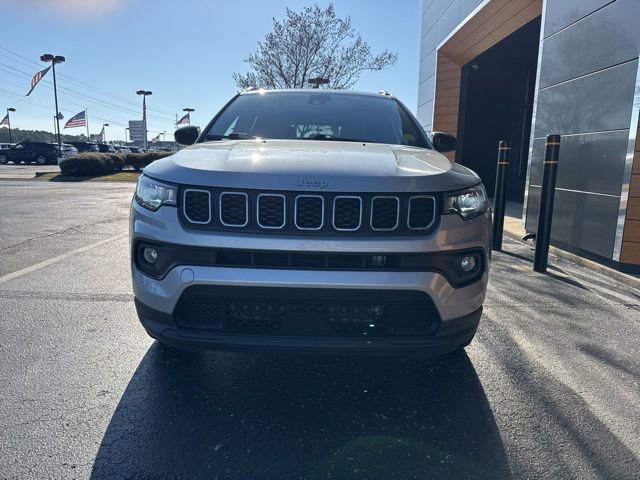 Used 2024 Jeep Compass Latitude image 3