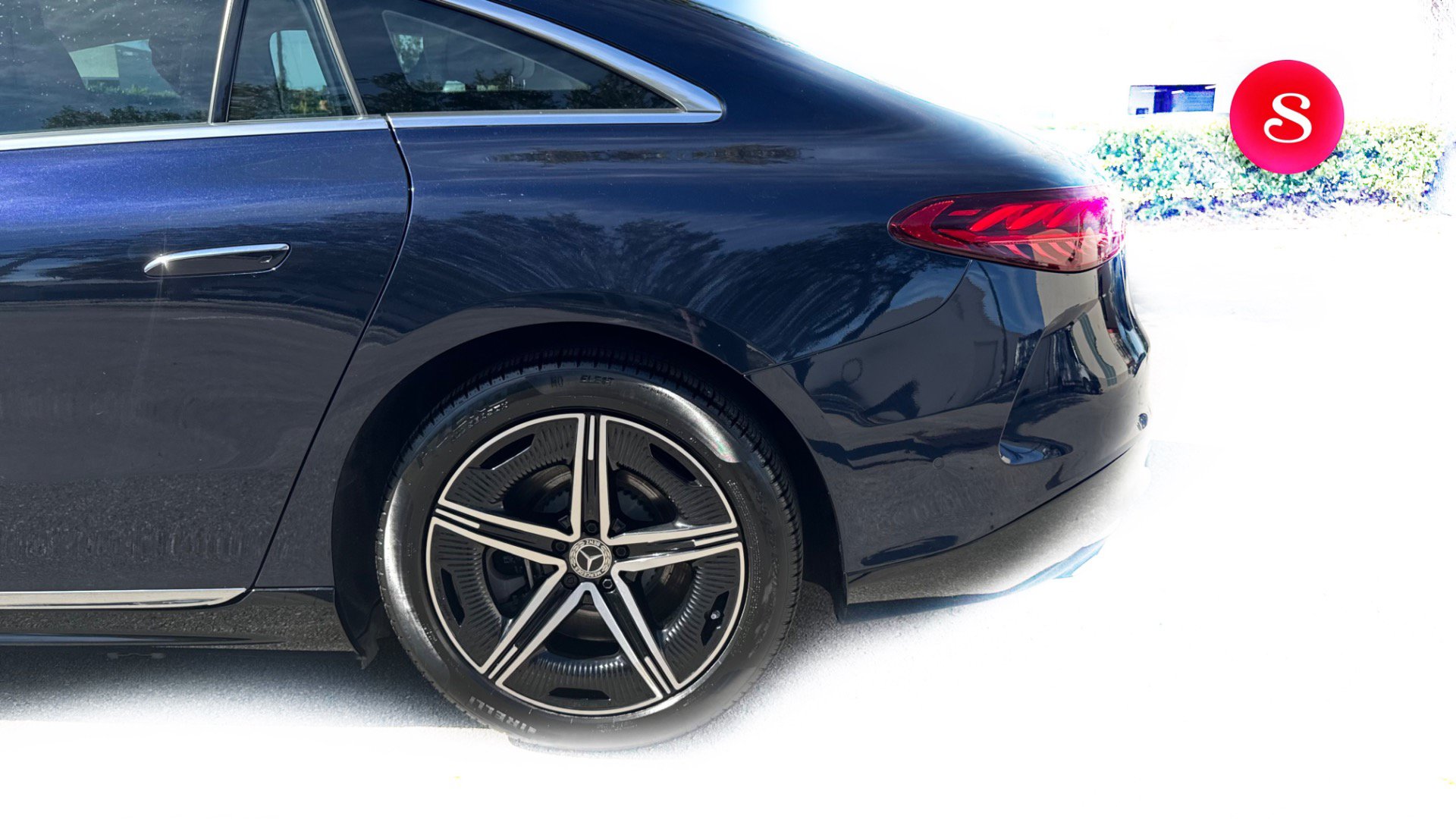 Used 2023 Mercedes-Benz EQS 580 4MATIC Sedan image 23