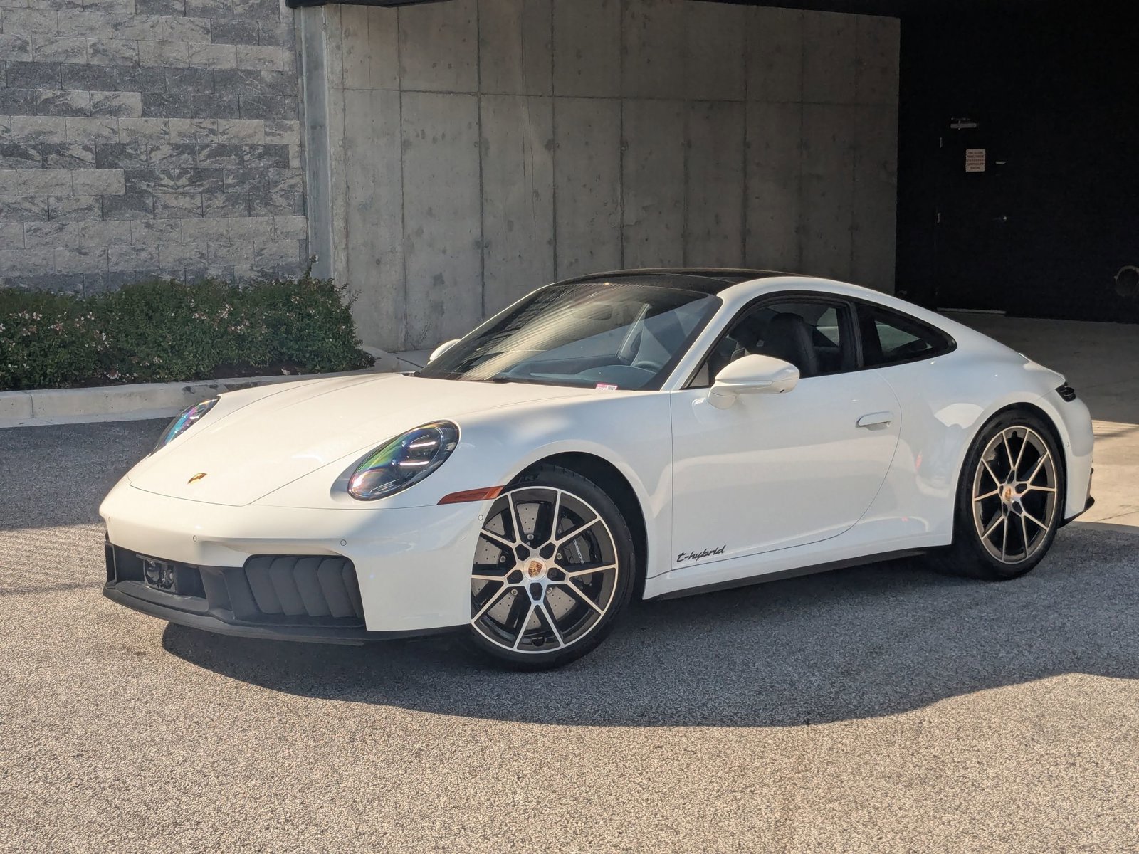 Used 2025 Porsche 911 Carrera GTS image 1