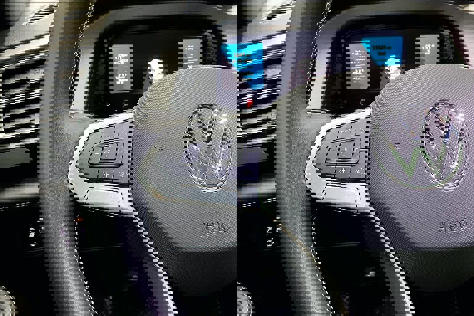 Used 2024 Volkswagen Atlas Cross Sport SE w/ Panoramic Sunroof Package image 22