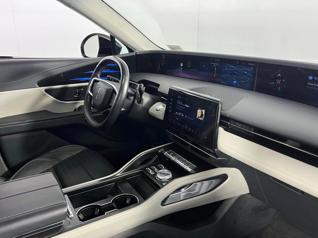 Used 2024 Lincoln Nautilus Reserve AWD/4WD image 32