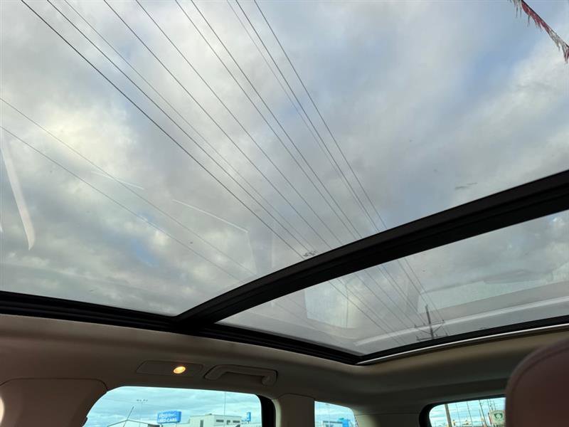 Used 2011 Volkswagen Touareg Executive image 13