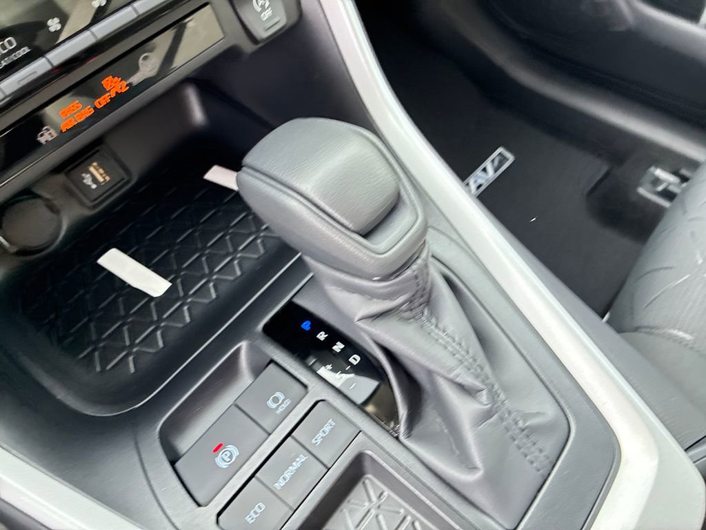 New 2025 Toyota RAV4 XLE image 27