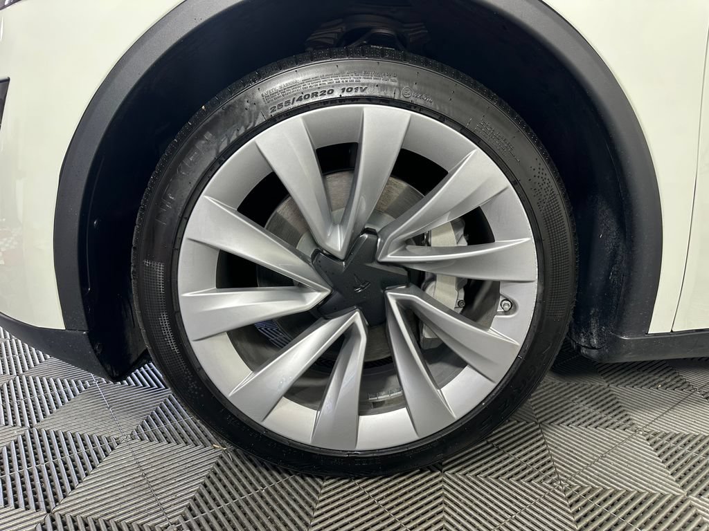 Used 2026 Tesla Model Y AWD image 16