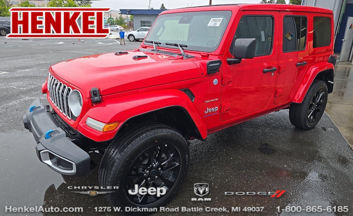 Used 2024 Jeep Wrangler Unlimited Sahara w/ Technology Group AWD/4WD image 1