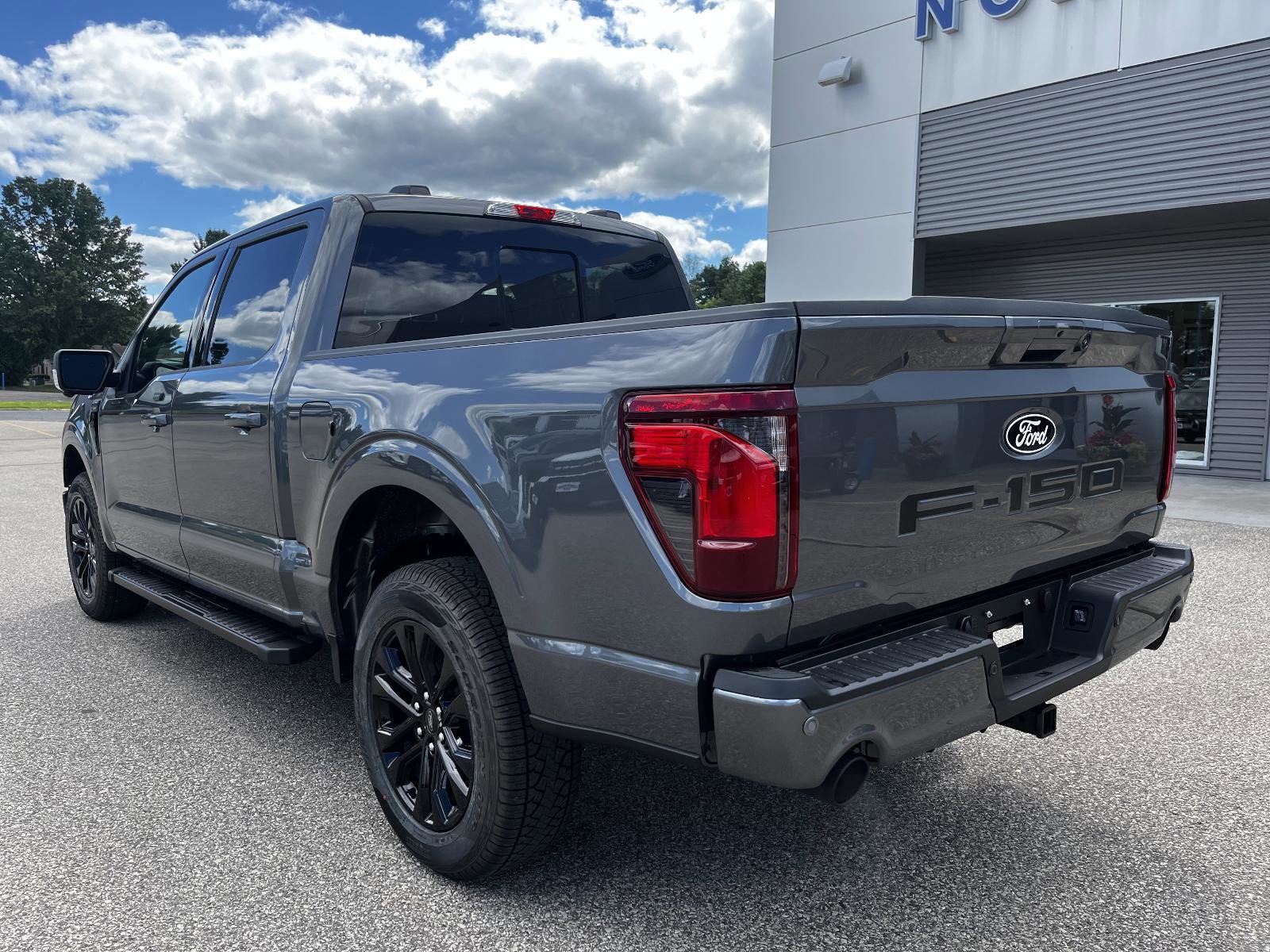 New 2025 Ford F150 XLT w/ Equipment Group 302A MID image 8